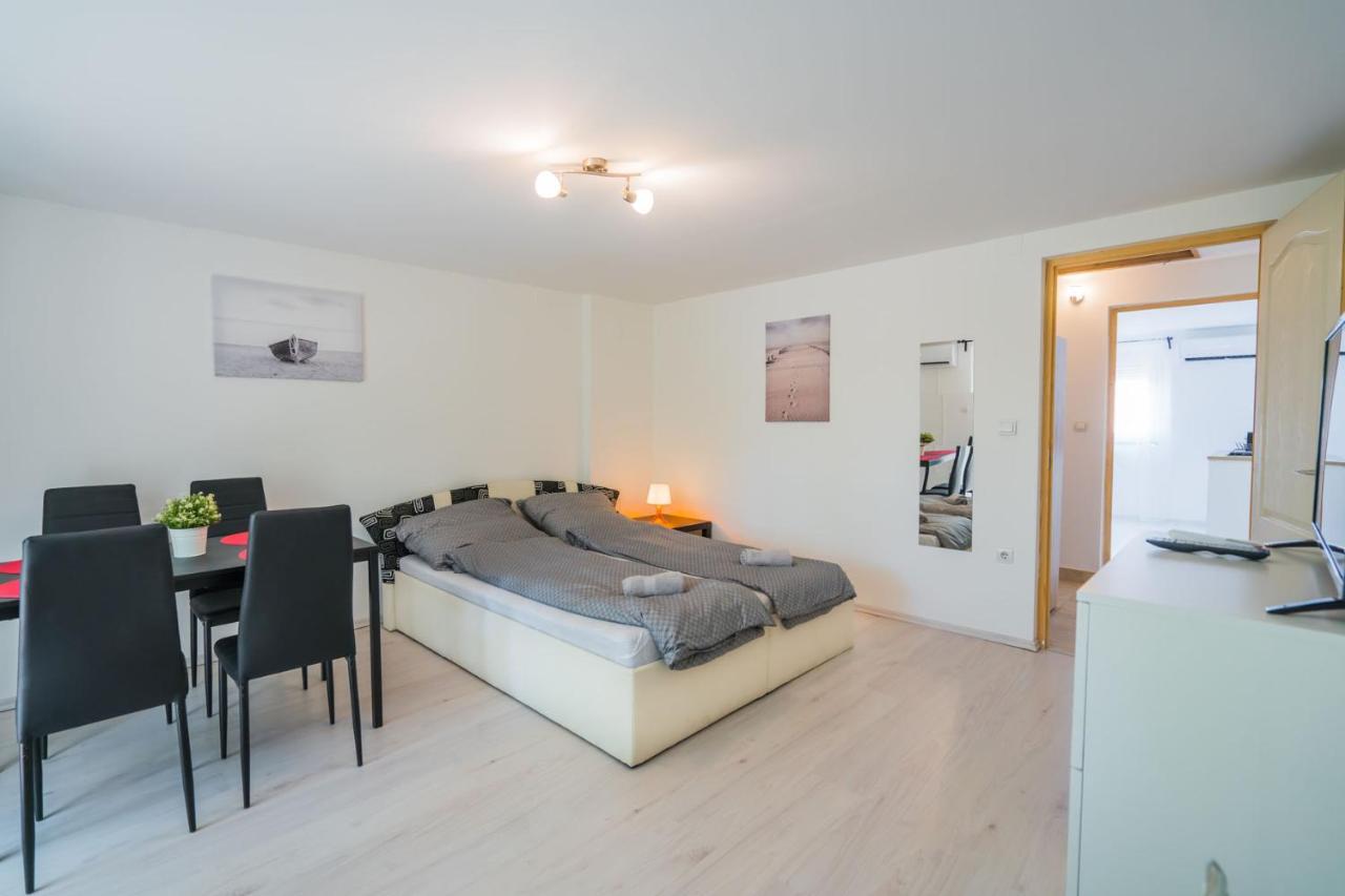 Zigzag Apartman Siofok Exterior photo